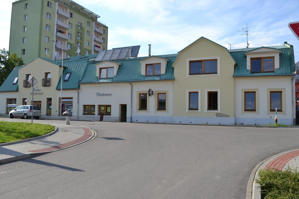 Penzion U Zamecke Zahrady Lipnik nad Becvou Ngoại thất bức ảnh