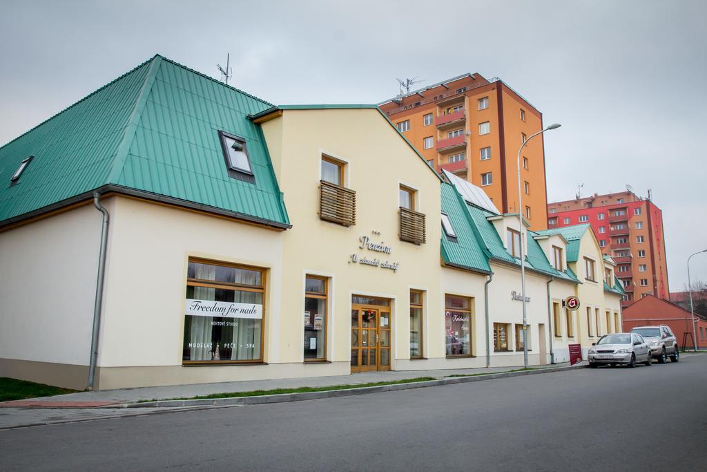 Penzion U Zamecke Zahrady Lipnik nad Becvou Ngoại thất bức ảnh